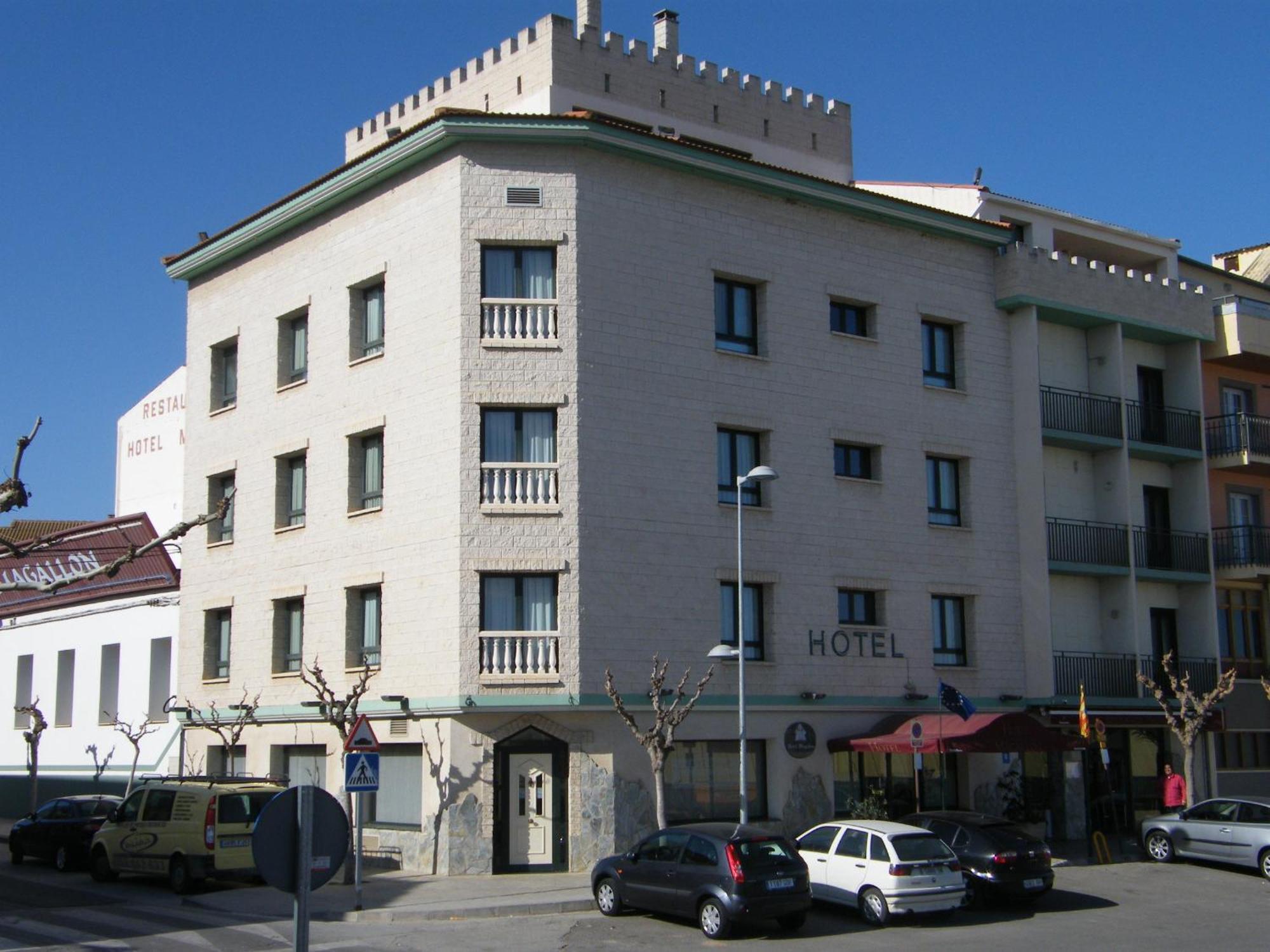 Hotel Magallon Caspe Esterno foto